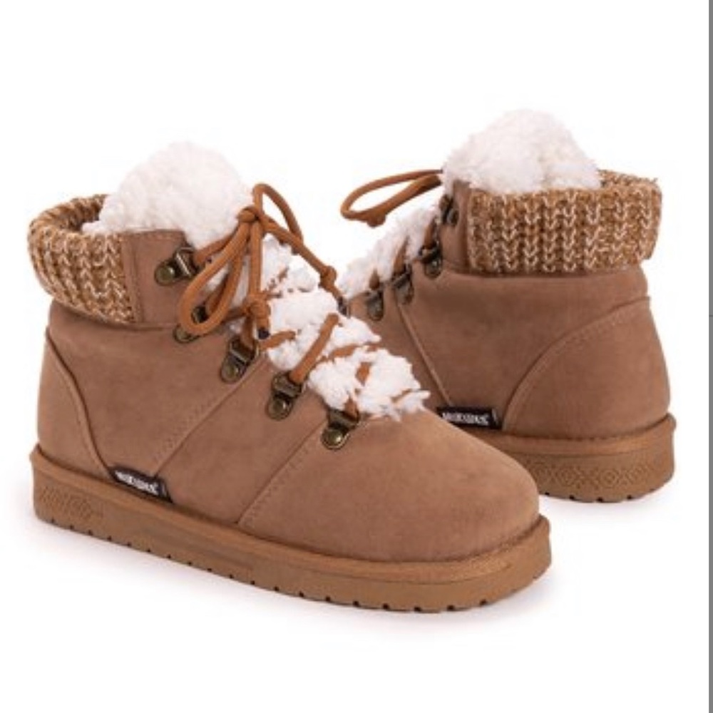 Black & Ash Harmony Boot - Women muk luk